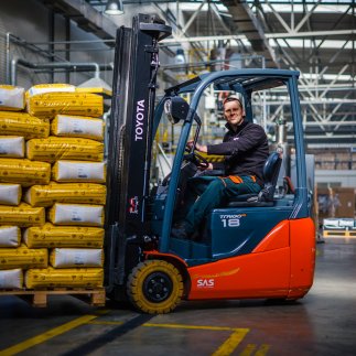 Industry & Logistics